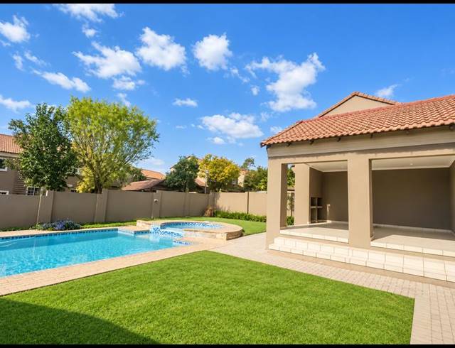 2 BEDROOM APARTMENT FOR SALE IN HALFWAY GARDENS